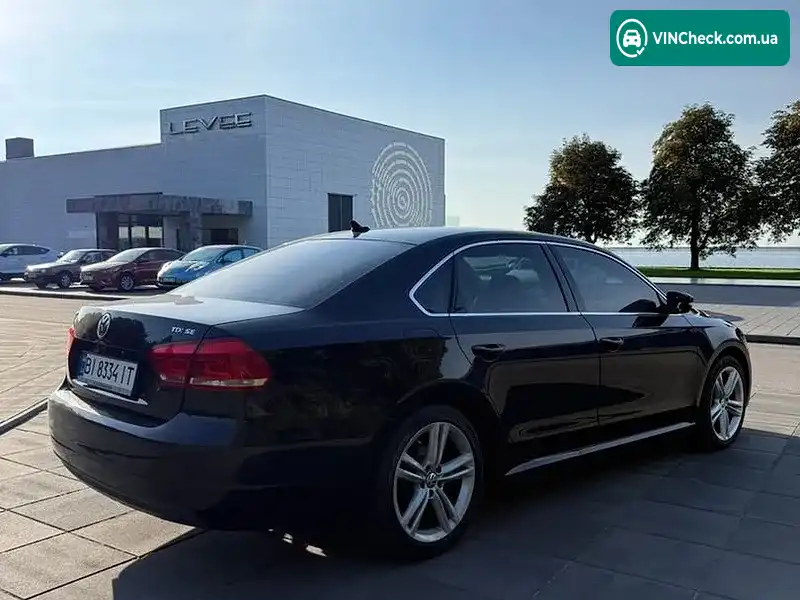 Volkswagen Passat 2015, фото з оголошення 2 з 15, VIN 1VWBV7A33FC093824