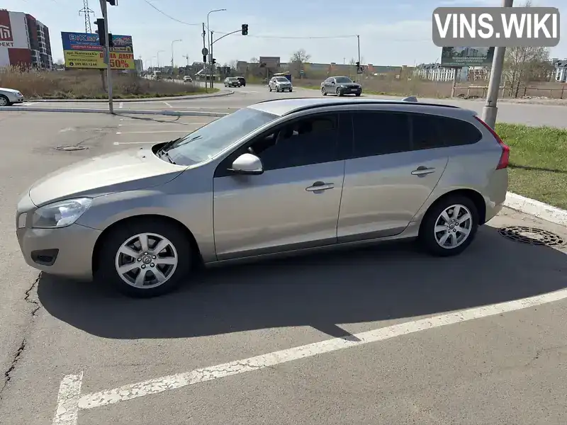 Volvo V60 2011, фото з оголошення 2 з 21, VIN YV1FW84A1C1047872