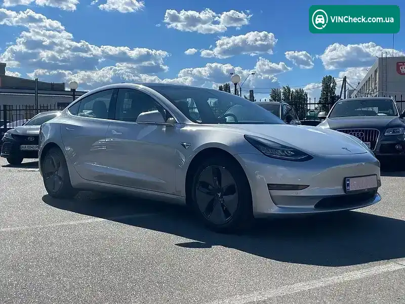 Tesla Model 3 2018, фото з оголошення 2 з 13, VIN 5YJ3E1EB5JF109698