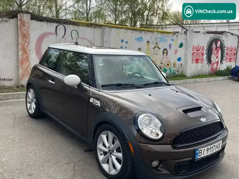 MINI Hatch 2010, фото з оголошення 2 з 8, VIN WMWSV3C59BTY21986