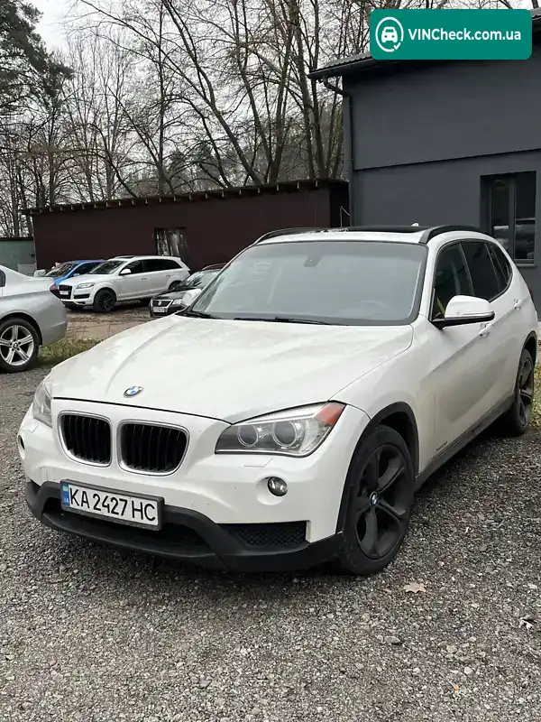 BMW X1 2013, фото з оголошення 2 з 16, VIN WBAVM5C57DVV90430