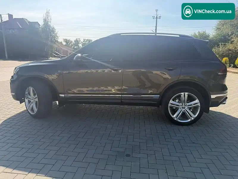 Volkswagen Touareg 2015, фото з оголошення 2 з 20, VIN WVGZZZ7PZFD018859