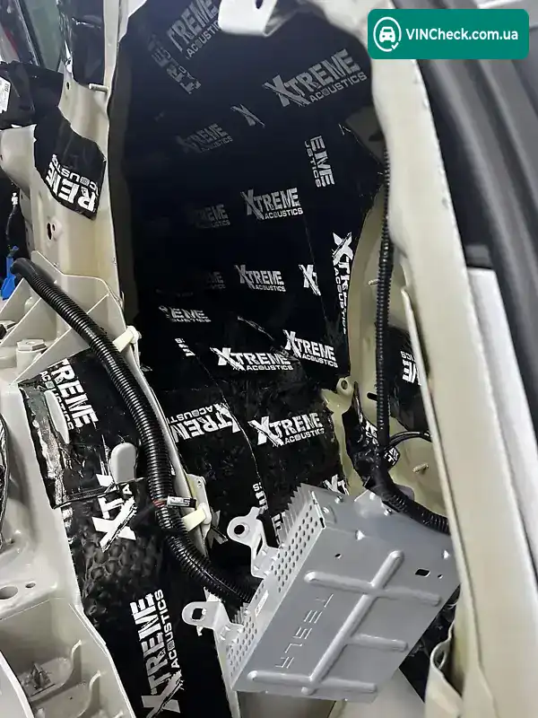 Tesla Model Y 2023, фото з оголошення 2 з 20, VIN 7SAYGDEE8PA124717