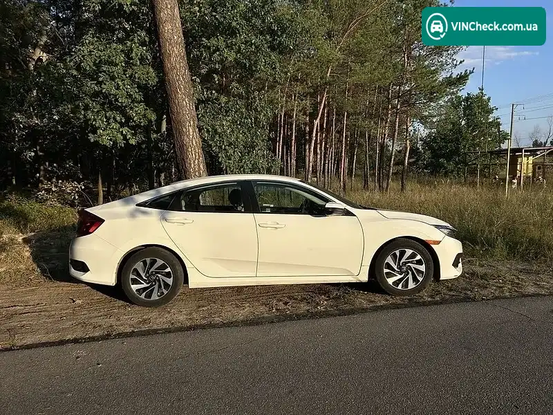 Honda Civic 2018, фото з оголошення 2 з 9, VIN 2HGFC2F5XJH556671