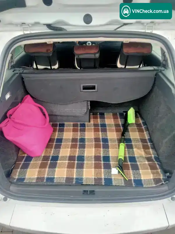 Renault Clio 2011, фото з оголошення 2 з 9, VIN VF1KRA60A46630836