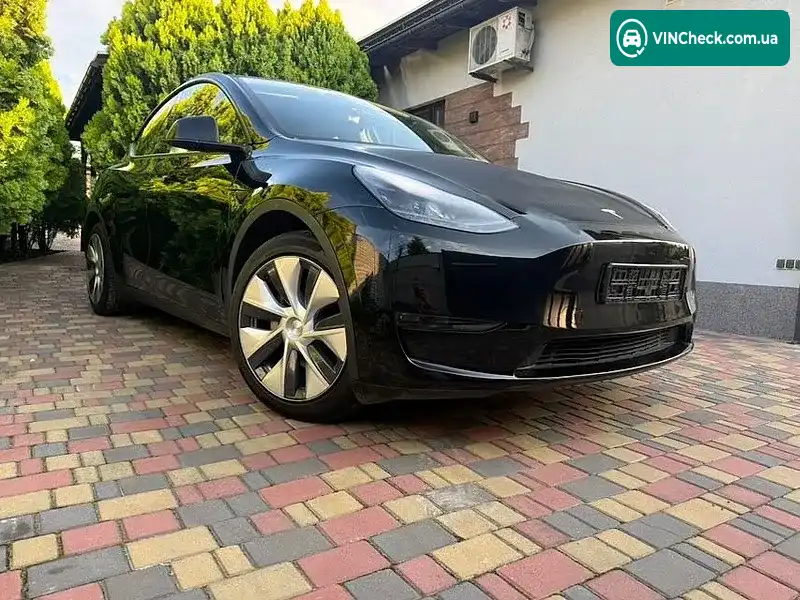 Tesla Model Y 2024, фото з оголошення 1 з 13, VIN 7SAYGAEE3PF919398