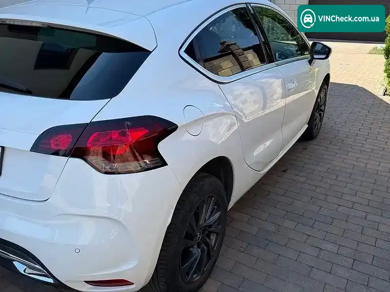 Citroen DS4 2013, фото з оголошення 1 з 19, VIN VF7NX9HD8DY612706