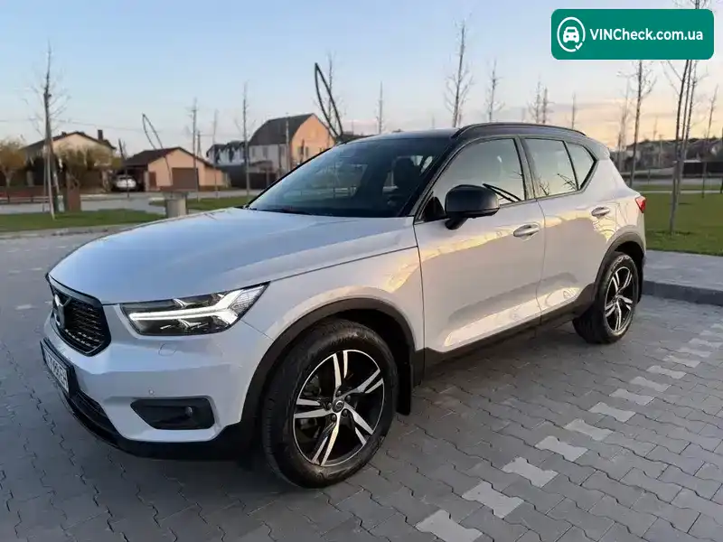 Volvo XC40 2021, фото з оголошення 1 з 21, VIN YV1XZK9VCN2676111