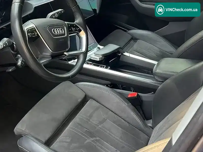 Audi e-tron 2020, фото з оголошення 2 з 20, VIN WAUZZZGE5LB037022