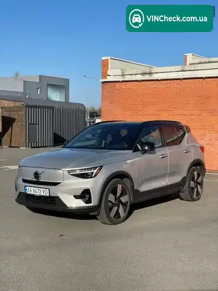 Volvo XC40 2022, фото з оголошення 1 з 21, VIN YV4ED3UM8P2946867