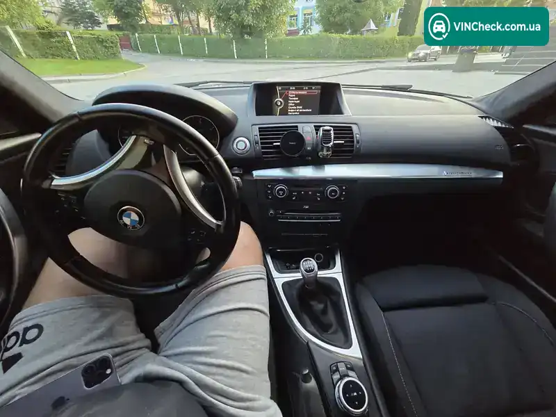 BMW 1 Series 2010, фото з оголошення 2 з 19, VIN WBAUD71010P441265