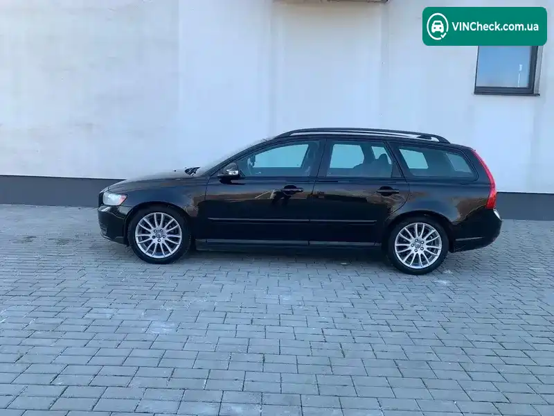 Volvo V50 2010, фото з оголошення 2 з 20, VIN YV1MW76F2A2567953