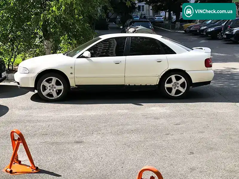 Audi A4 1998, фото з оголошення 2 з 21, VIN WAUZZZ8DZWA157949