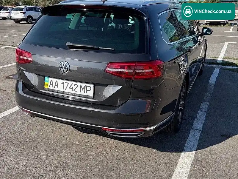 Volkswagen Passat 2018, фото з оголошення 2 з 20, VIN WVWZZZ3CZKE026551
