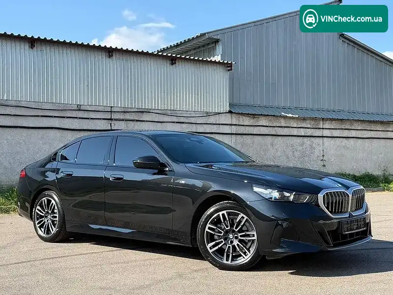 BMW 5 Series 2023, фото з оголошення 2 з 20, VIN WBA11FJ060CP55510