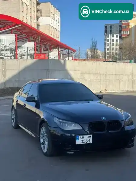 BMW 5 Series 2004, фото з оголошення 2 з 21, VIN WBANC71000B649951