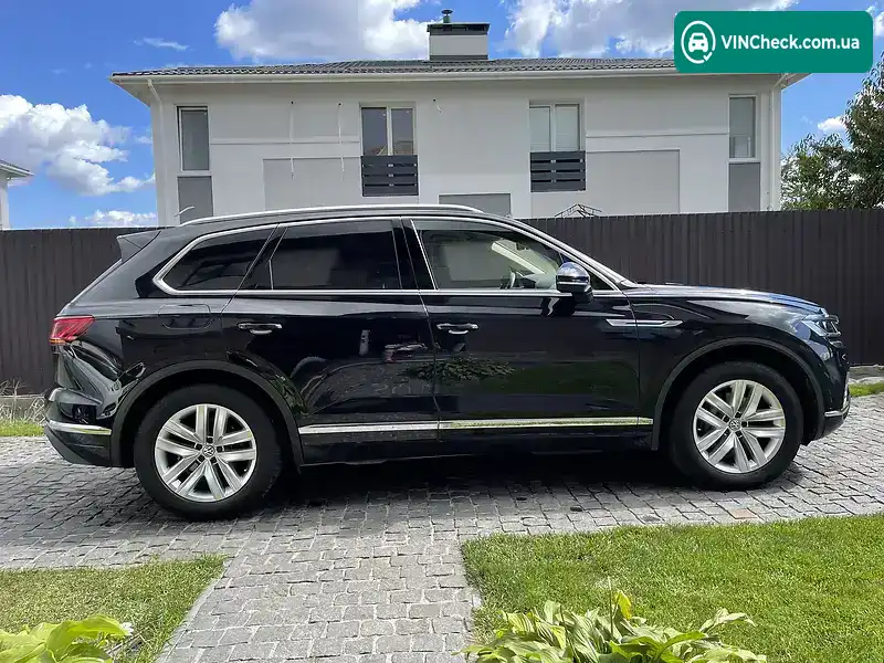 Volkswagen Touareg 2019, фото з оголошення 2 з 17, VIN VWGZZZCRZKD046102