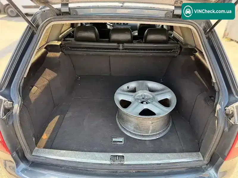 Audi A6 2002, фото з оголошення 2 з 16, VIN WAUZZZ4B13N047801