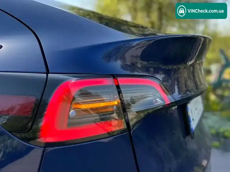 Tesla Model Y 2025, фото з оголошення 2 з 17, VIN 7SAYGDEE0SF292850