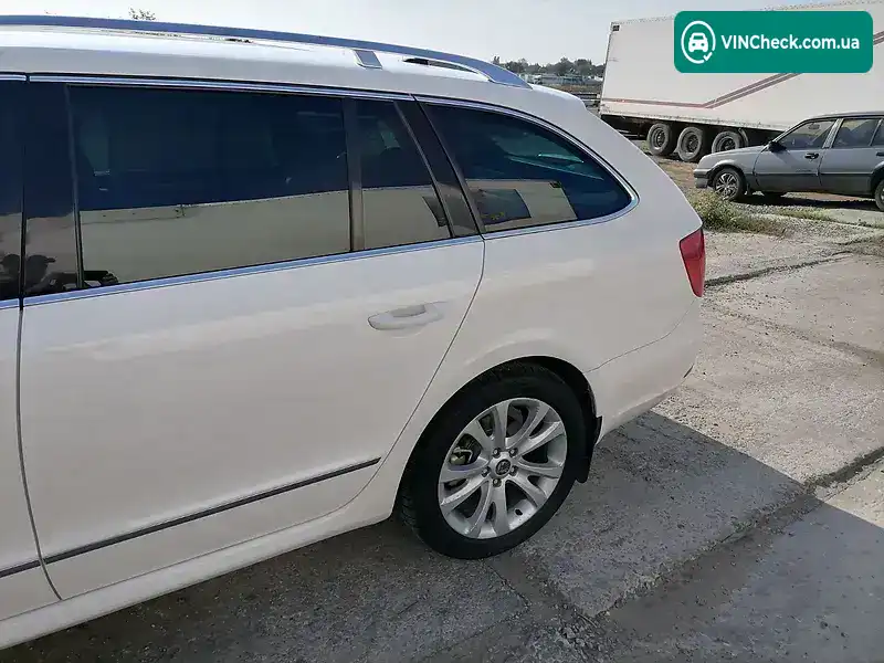 Skoda Superb 2010, фото з оголошення 2 з 20, VIN TMBJF73T8B9025485