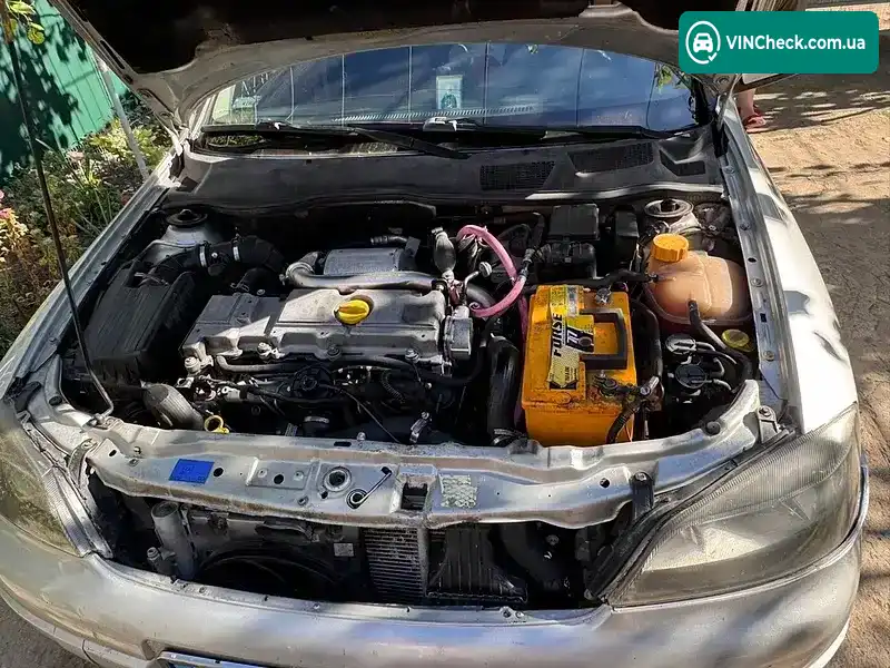 Opel Astra 2000, фото з оголошення 2 з 12, VIN W0L0TGF48Y5050473