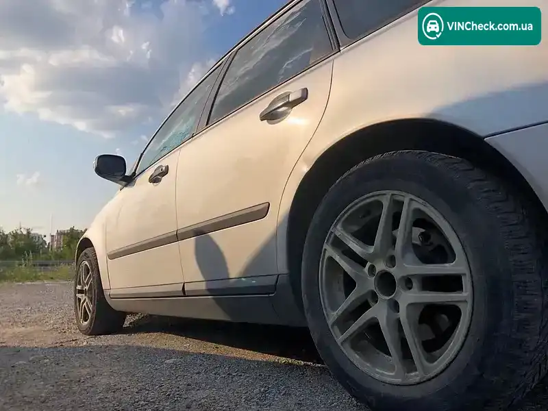 Volvo V50 2007, фото з оголошення 2 з 7, VIN YV1MW765272332365