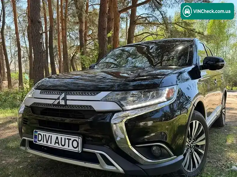 Mitsubishi Outlander 2018, фото з оголошення 2 з 21, VIN JA4AD3A32KZ006166