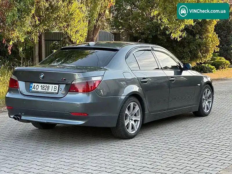 BMW 5 Series 2006, фото з оголошення 2 з 9, VIN WBANE31000B952425