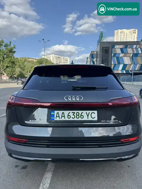 Audi e-tron 2020, фото з оголошення 2 з 13, VIN WAUZZZGE0LB029460
