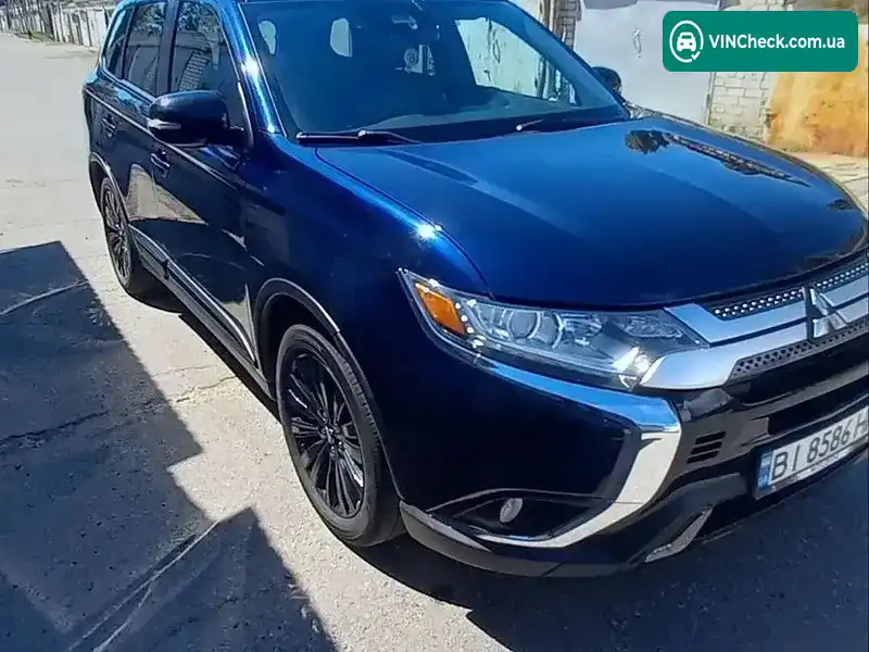 Mitsubishi Outlander 2020, фото з оголошення 1 з 18, VIN JA4AD3A35LZ035288