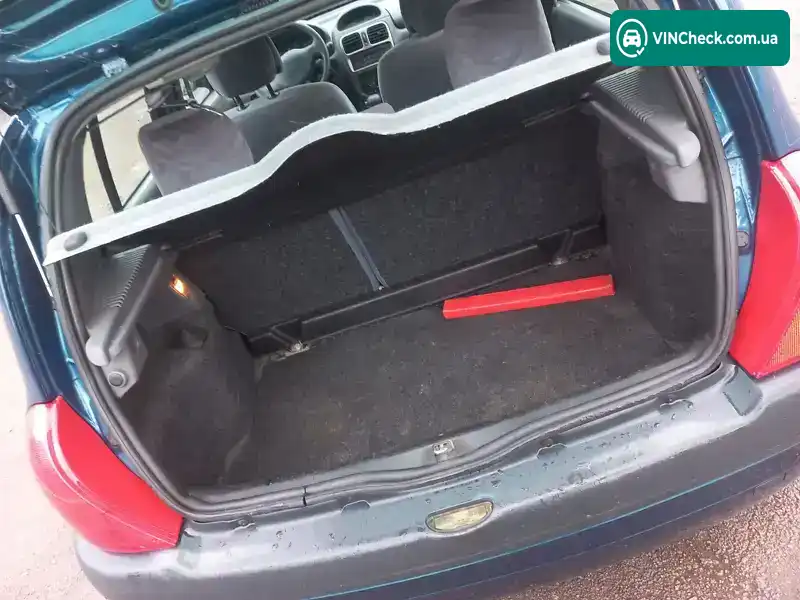 Renault Clio 2002, фото з оголошення 2 з 6, VIN VF1BB0L0A22797509