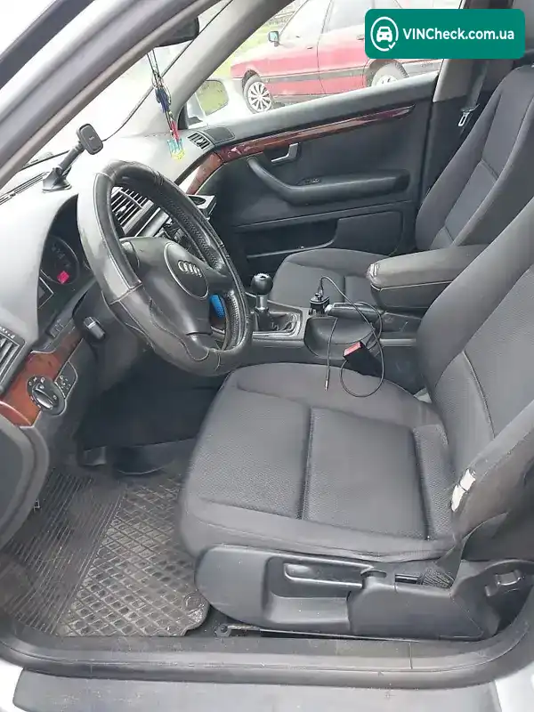 Audi A4 2002, фото з оголошення 2 з 8, VIN WAUZZZ8E53A255966