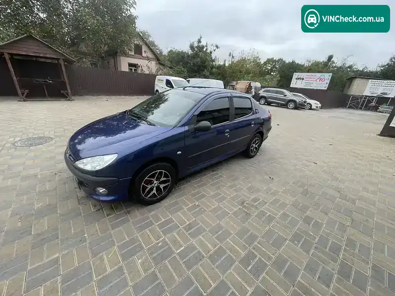 Peugeot 206 2010, фото з оголошення 2 з 13, VIN VF32BKFWA72793072