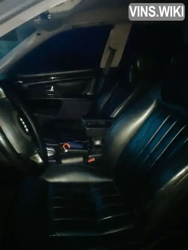 Audi A8 1998, фото з оголошення 2 з 8, VIN WAUZZZ4DZWN001571