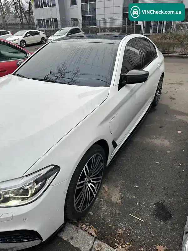 BMW 5 Series 2018, фото з оголошення 2 з 20, VIN WBAJA9C52JB252011
