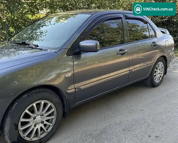 Mitsubishi Lancer 2004, фото з оголошення 1 з 15, VIN JMBSNCS3A5U003236