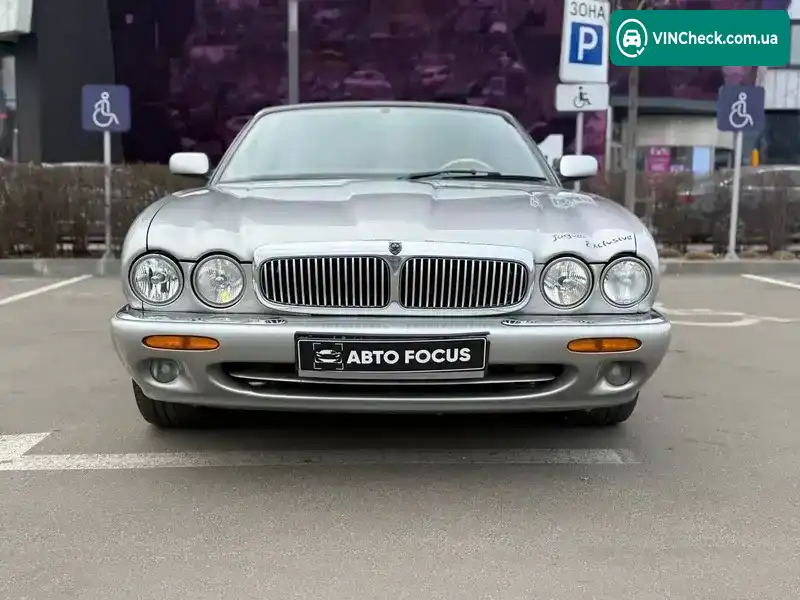 Jaguar XJ 2000, фото з оголошення 2 з 21, VIN SAJJJALG4CR848260