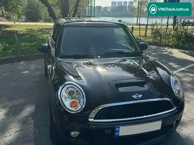 MINI Hatch 2010, фото з оголошення 1 з 8, VIN WMWMF7C5XATZ73173