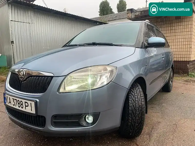Skoda Fabia 2008, фото з оголошення 2 з 10, VIN TMBGH65JX83164524