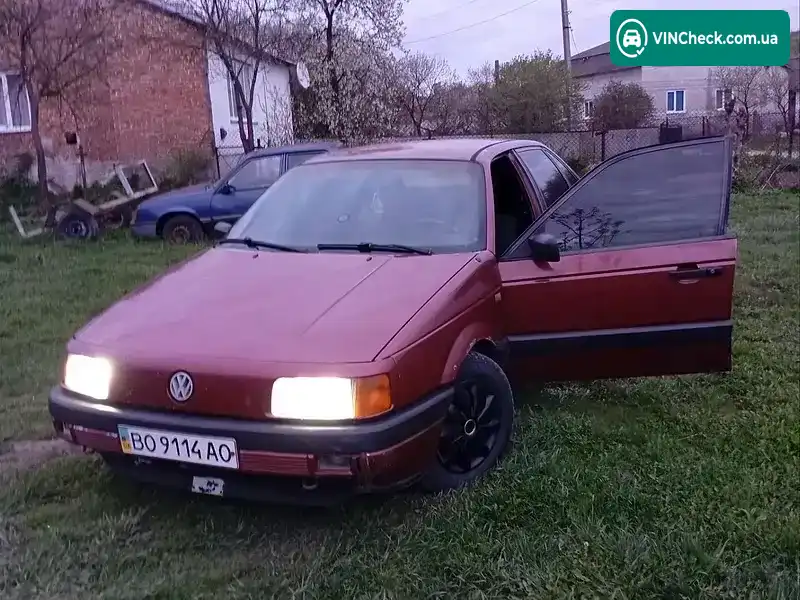 Volkswagen Passat 1989, фото з оголошення 2 з 12, VIN WVWZZZ31ZKB001362
