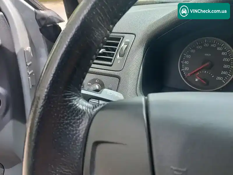 Volvo V50 2006, фото з оголошення 2 з 20, VIN YV1MW685772284555