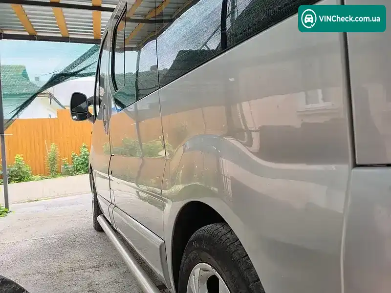 Renault Trafic 2003, фото з оголошення 2 з 9, VIN VF1FLACA63Y008517