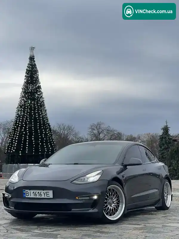 Tesla Model 3 2019, фото з оголошення 1 з 17, VIN 5YJ3E1EB9KF510172