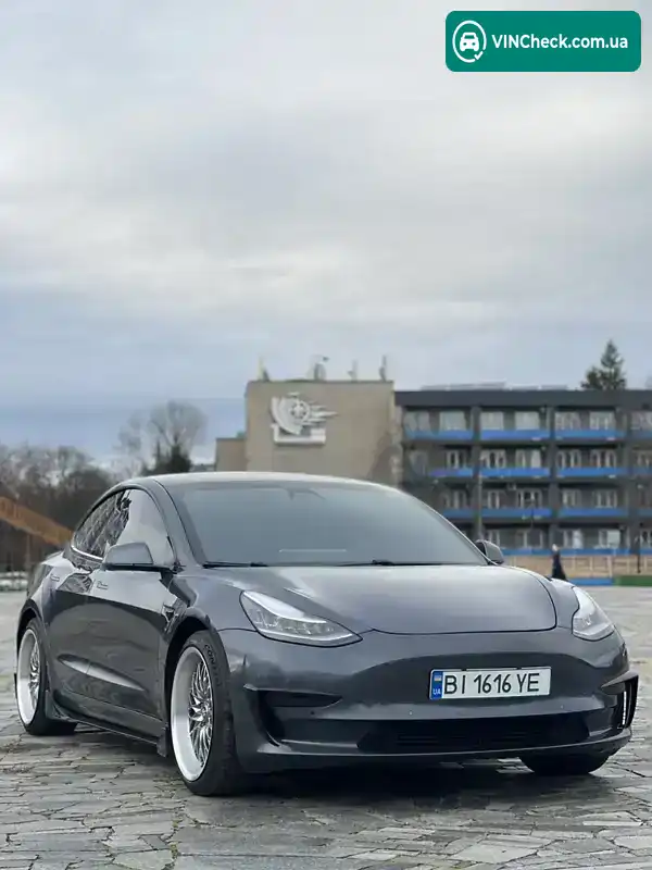 Tesla Model 3 2019, фото з оголошення 2 з 17, VIN 5YJ3E1EB9KF510172