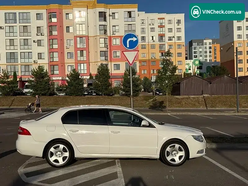 Skoda Superb 2011, фото з оголошення 1 з 20, VIN TMBAB63T0B9053528