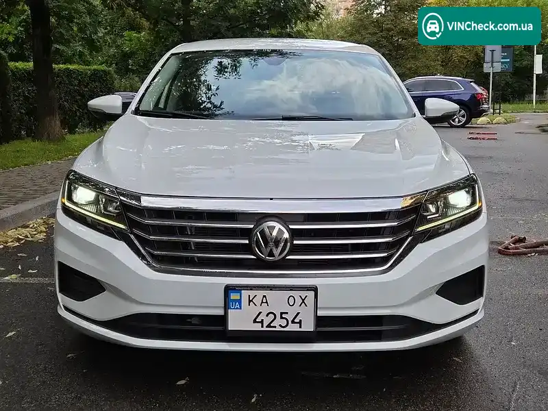 Volkswagen Passat 2020, фото з оголошення 2 з 18, VIN 1VWSA7A3XLC027181