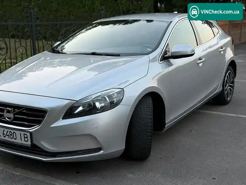 Volvo V40 2013, фото з оголошення 2 з 14, VIN YV1MV8481E2111868