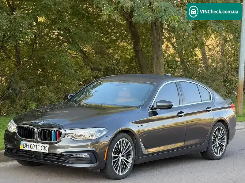 BMW 5 Series 2018, фото з оголошення 1 з 14, VIN WBAJB1C55JB374988