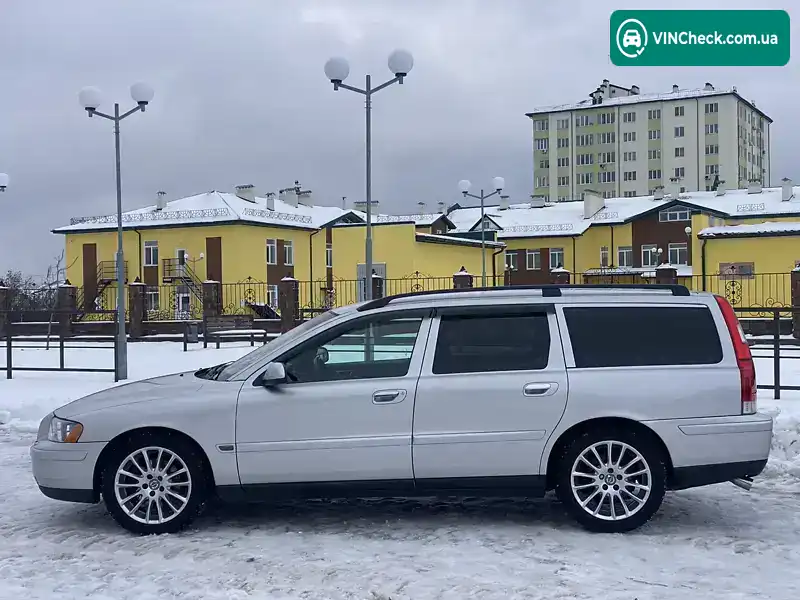 Volvo V70 2004, фото з оголошення 2 з 15, VIN YV1SW796952489965