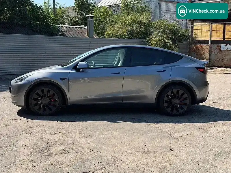 Tesla Model Y 2025, фото з оголошення 2 з 20, VIN 7SAYGDEF5SF304631